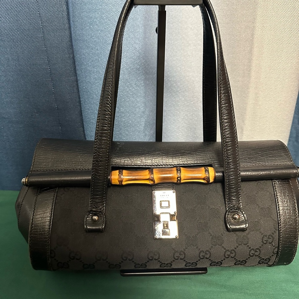 Gucci
Bamboo Bullet Bag GG Canvas Medium
